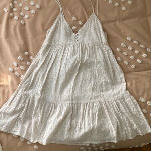 Wild fable loose fitting tiered v neck floral mini sun dress